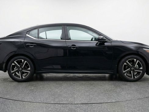 Used 2025 Nissan Sentra SV FWD image 11