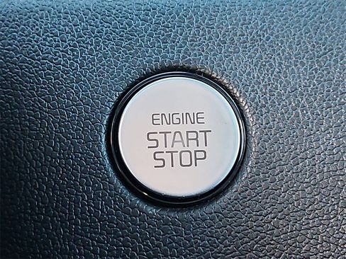 Certified 2022 Kia Sorento S w/ Panoramic Sunroof Package image 26