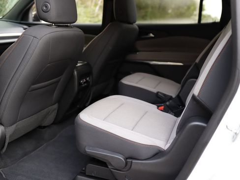 Used 2025 Chevrolet Traverse LT w/ Driver Confidence Package FWD image 27