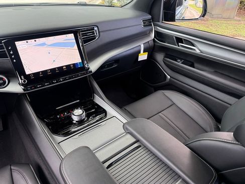 New 2026 Jeep Grand Wagoneer image 10