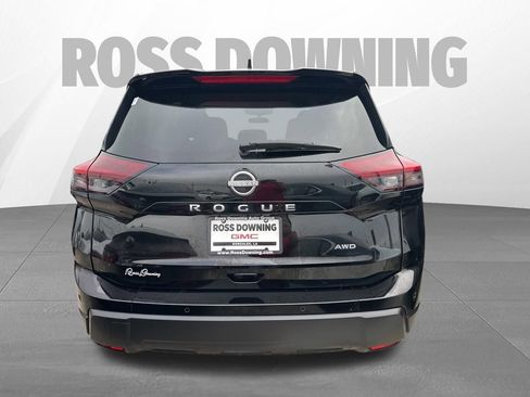 Used 2025 Nissan Rogue SV image 5