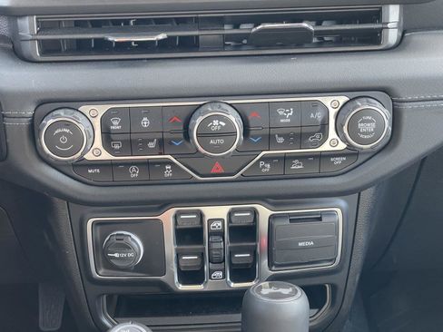 Used 2024 Jeep Wrangler Sahara w/ Safety Group image 22