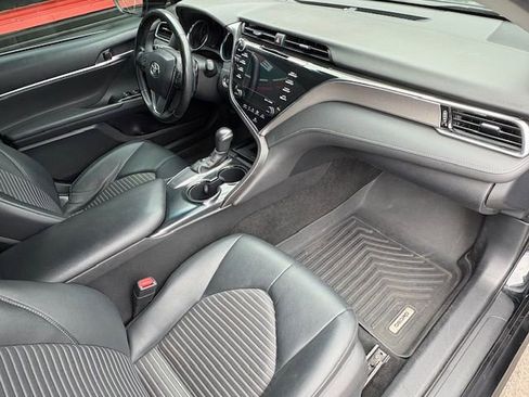 Used 2018 Toyota Camry SE w/ Audio Package FWD image 18
