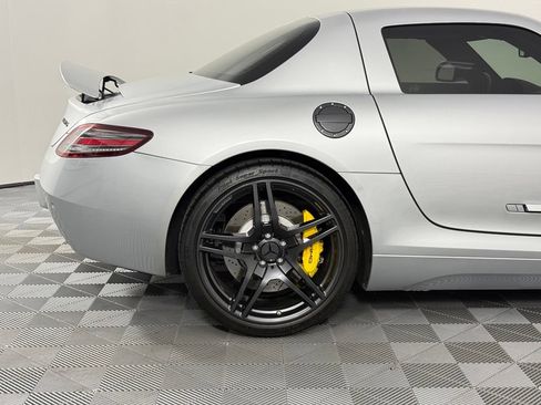 Used 2011 Mercedes-Benz SLS AMG Coupe image 22