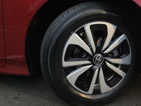 Used 2019 Toyota Prius Prime Advanced image 8