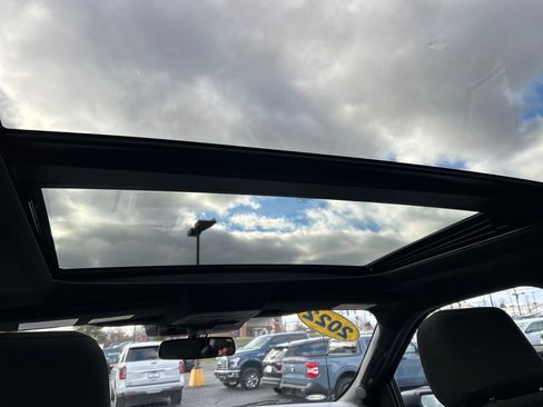 Certified 2022 Ford F150 XLT w/ Equipment Group 302A High image 4