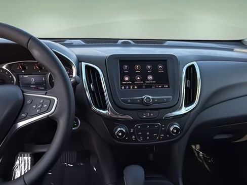 Used 2024 Chevrolet Equinox LT FWD image 10