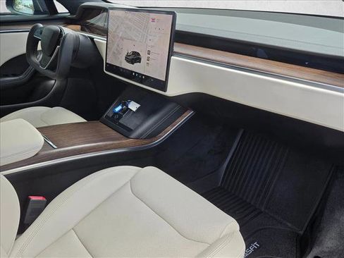 Used 2023 Tesla Model S Standard Range AWD/4WD image 23