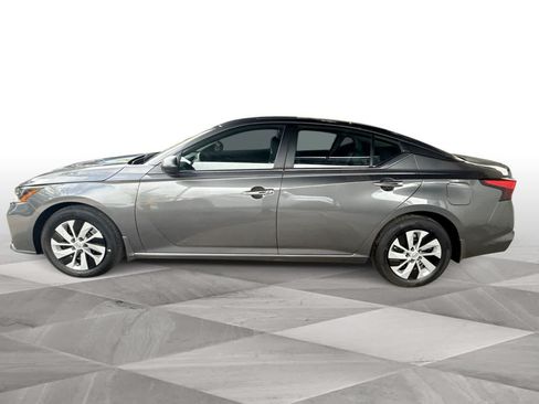 Used 2025 Nissan Altima 2.5 S FWD image 5