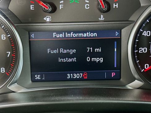 Used 2025 Chevrolet Blazer LT FWD image 18