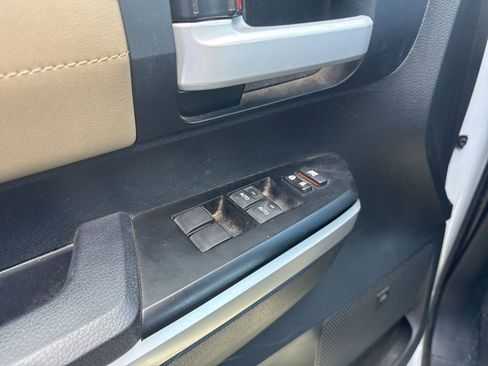 Used 2015 Toyota Tundra Limited w/ Limited Premium Package image 8