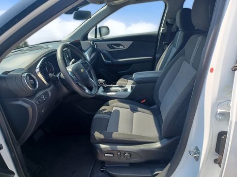 Used 2025 Chevrolet Blazer LT AWD/4WD image 7