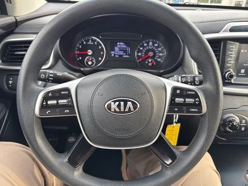 Used 2020 Kia Sorento FWD V6 image 16