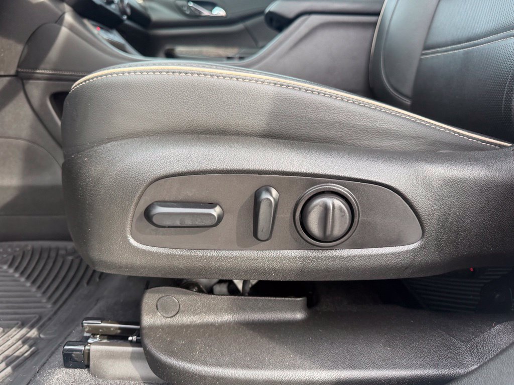 Used 2021 GMC Acadia Denali w/ Denali Technology Package FWD image 26