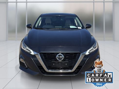 Certified 2022 Nissan Altima 2.5 SV w/ SV Premium Package FWD image 9