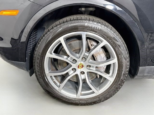 Used 2023 Porsche Cayenne w/ Premium Package AWD/4WD image 36