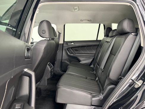 Used 2023 Volkswagen Tiguan SE FWD image 14