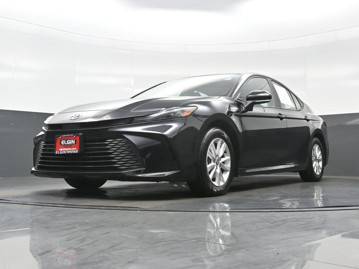Used 2025 Toyota Camry LE FWD image 28