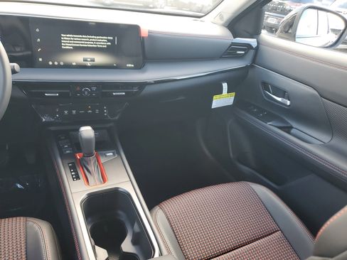 New 2026 Nissan Kicks SR image 14