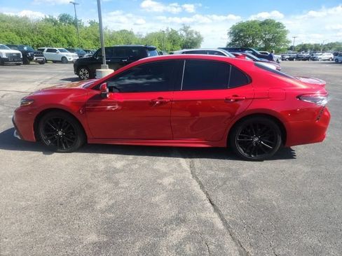 Used 2021 Toyota Camry XSE FWD image 9
