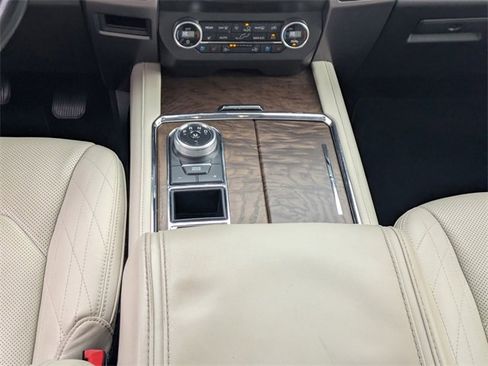 Used 2019 Ford Expedition Platinum image 22