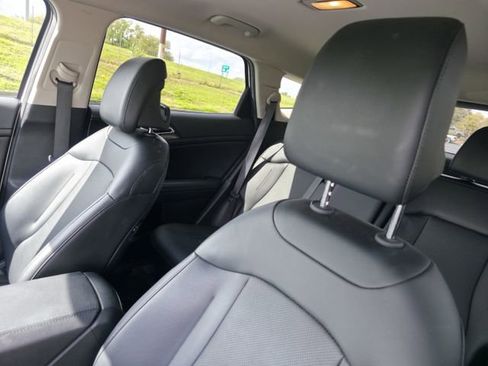 Used 2023 Kia Sportage EX image 12