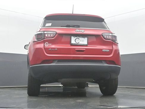 Used 2024 Jeep Compass Latitude AWD/4WD image 48
