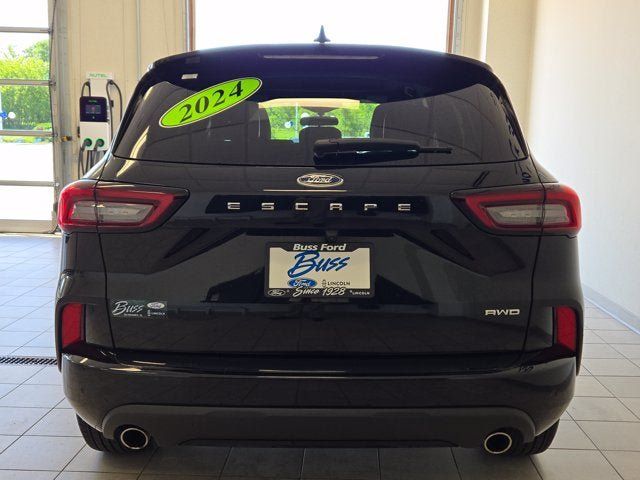 Used 2024 Ford Escape ST-Line w/ Tech Pack #1 AWD/4WD image 12