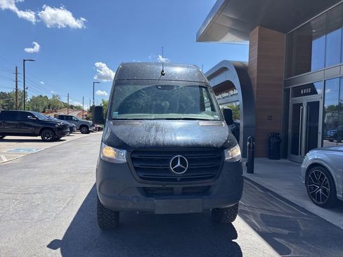 Used 2022 Mercedes-Benz Sprinter 2500 image 3
