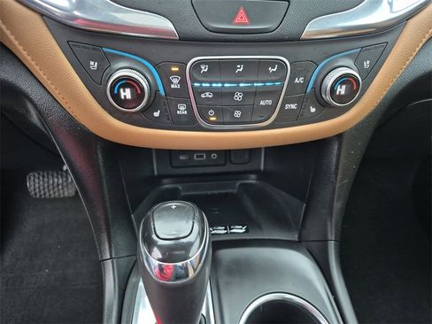 Used 2019 Chevrolet Equinox Premier image 25