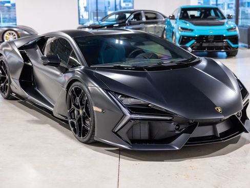 Used 2025 Lamborghini Revuelto image 10