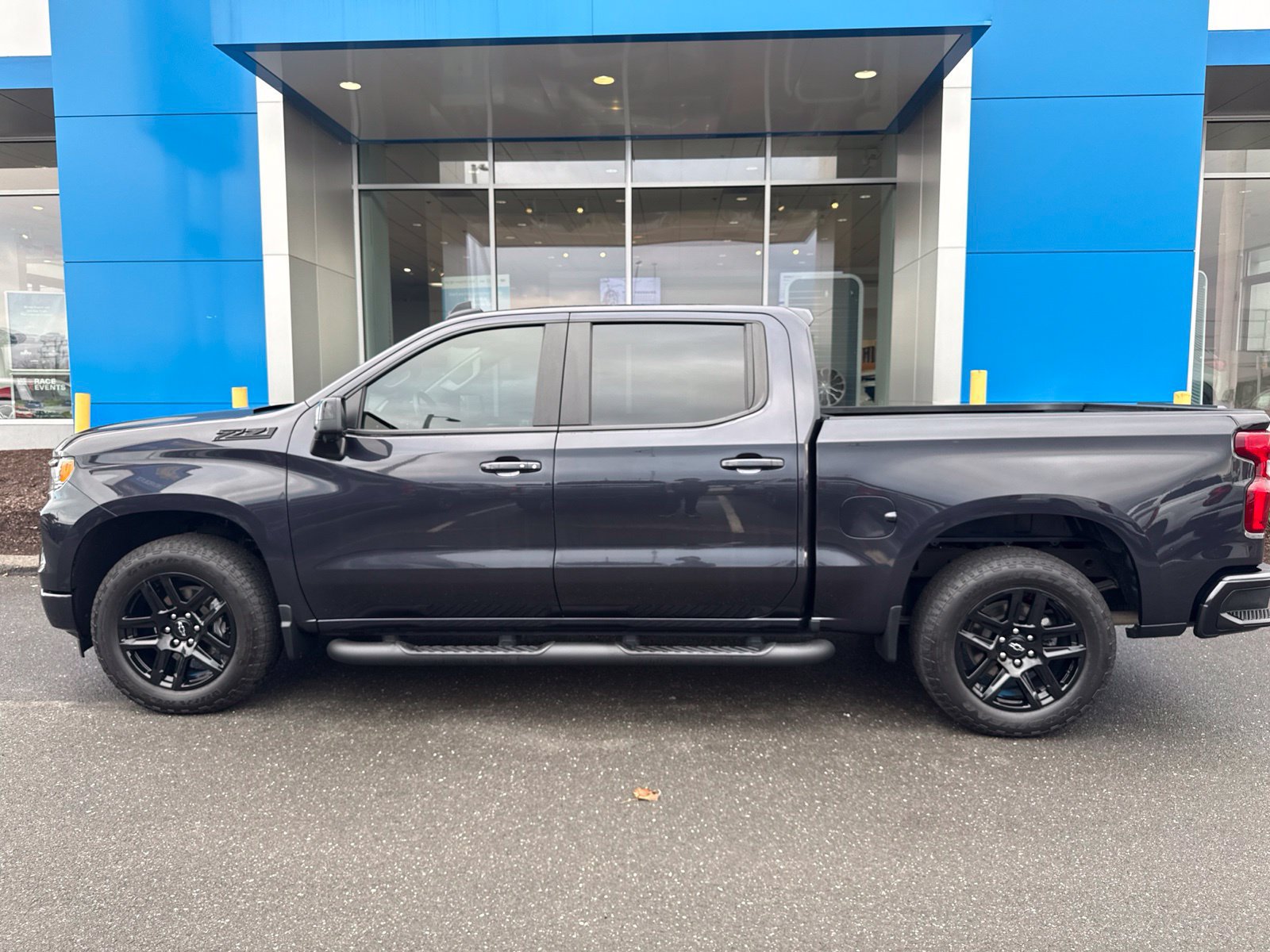 Used 2023 Chevrolet Silverado 1500 RST w/ Convenience Package II AWD/4WD image 8