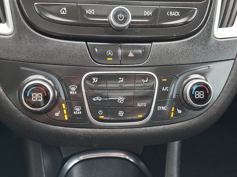 Used 2024 Chevrolet Malibu LT FWD image 16