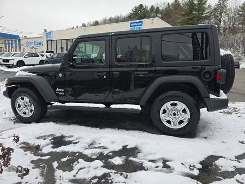 Used 2020 Jeep Wrangler Unlimited Sport image 2