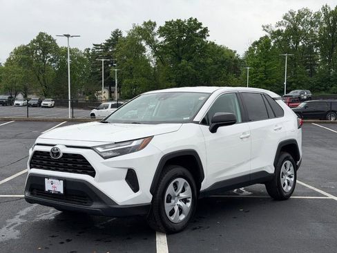 Used 2024 Toyota RAV4 LE AWD/4WD image 10