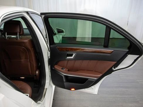 Used 2014 Mercedes-Benz E 350 Sedan image 23