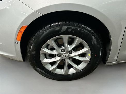 New 2026 Chrysler Pacifica Select image 34