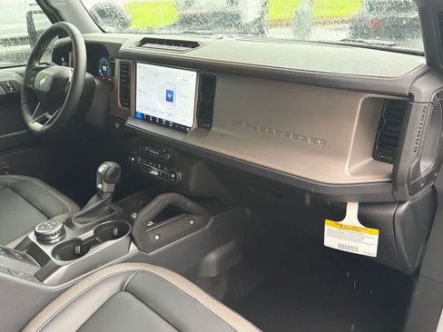 New 2026 Ford Bronco Outer Banks w/ Sasquatch Package AWD/4WD image 13