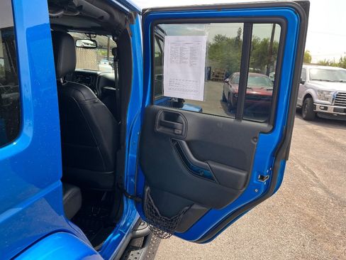Used 2014 Jeep Wrangler Unlimited Sahara AWD/4WD image 16