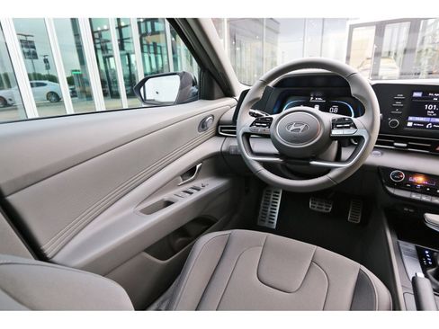 Used 2025 Hyundai Elantra Sport FWD image 10