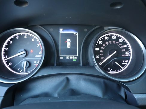 Used 2024 Toyota Camry SE FWD image 29