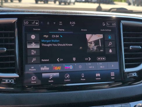 Used 2025 Chrysler Pacifica Select image 20