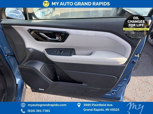 Used 2025 Subaru Forester Limited AWD/4WD image 22