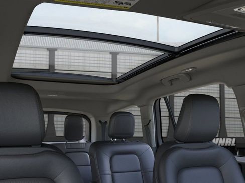 New 2026 Lincoln Aviator AWD image 23