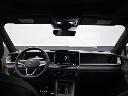 New 2026 Volkswagen Tiguan SE R-Line image 10