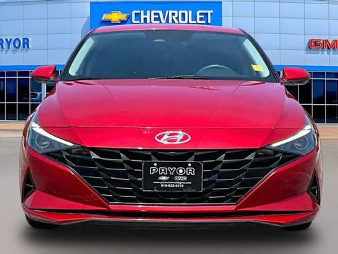Used 2022 Hyundai Elantra SEL FWD image 2