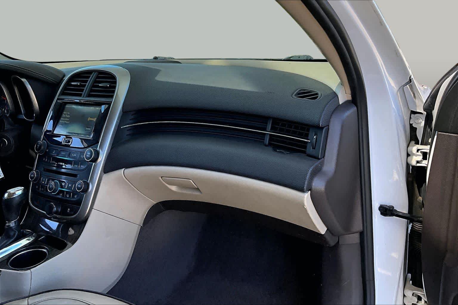 Used 2015 Chevrolet Malibu LT w/ Leather Package FWD image 18