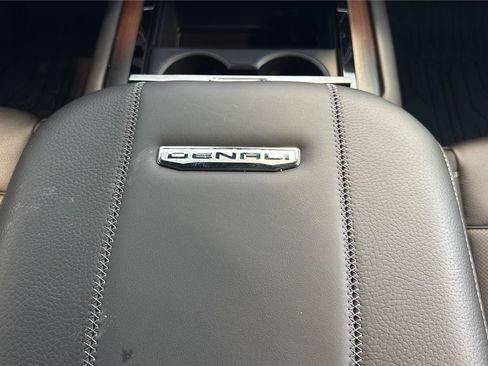 Used 2025 GMC Yukon XL Denali w/ LPO, Floor Liner Package AWD/4WD image 30