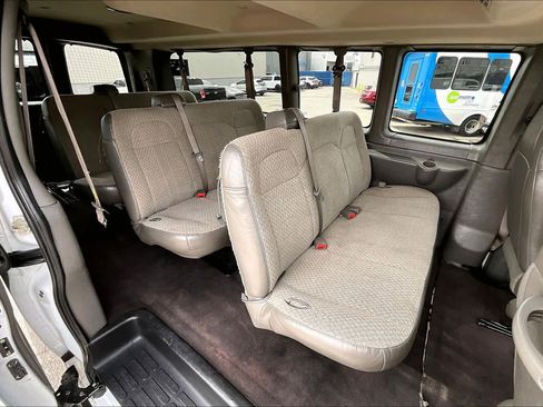 Used 2021 Chevrolet Express 3500 LT w/ LT Preferred Equipment Group RWD image 18