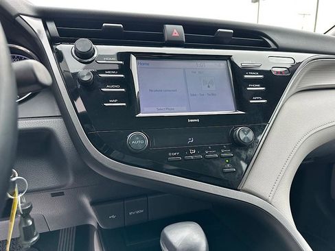 Used 2020 Toyota Camry SE image 27